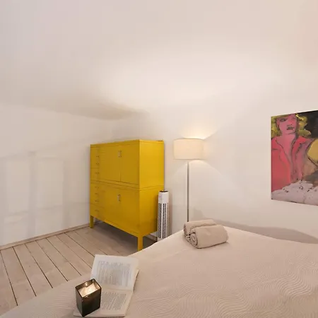 Cozy Artsy Duplex Near The Great Synagogue Inn *